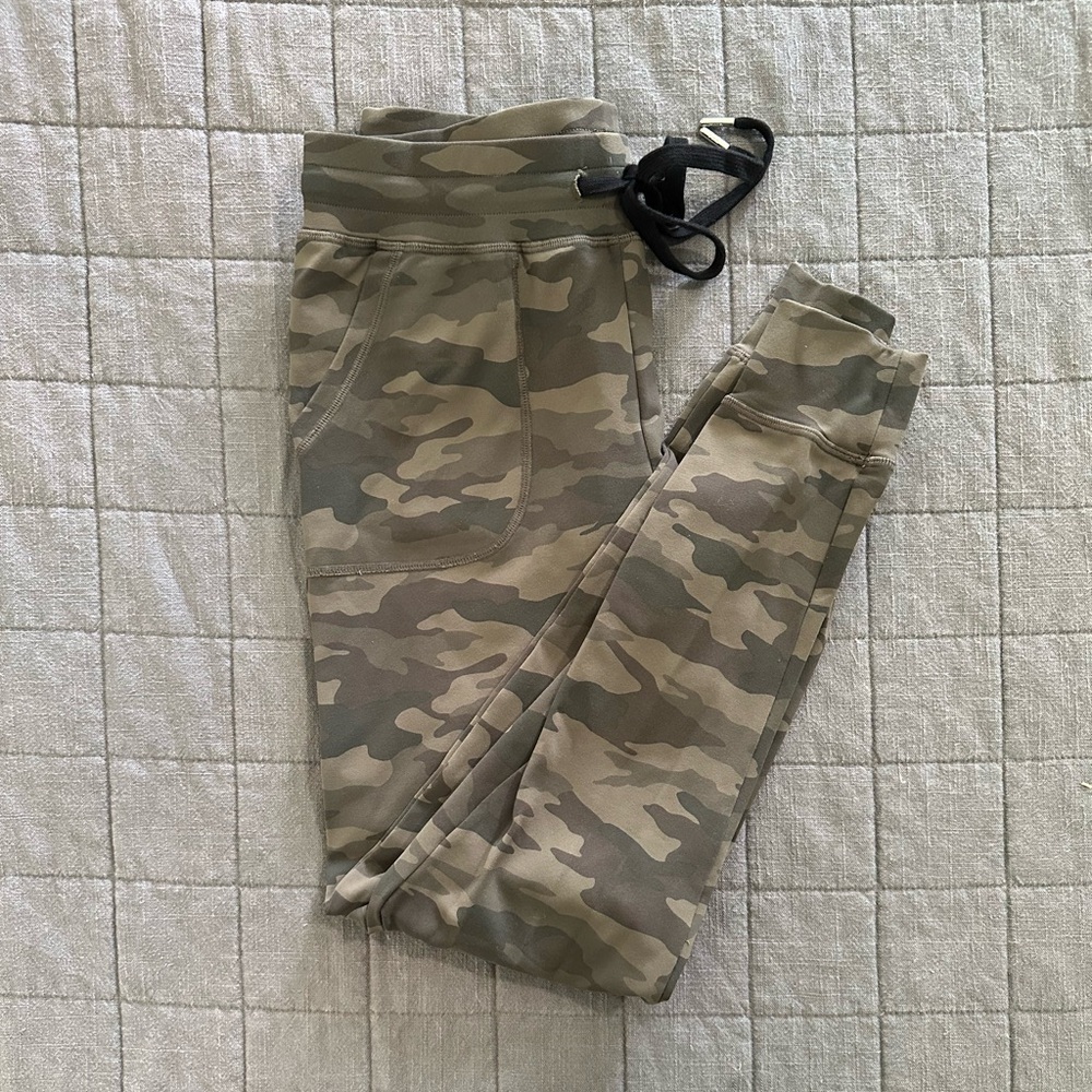 Zyia Green Unwind Joggers
